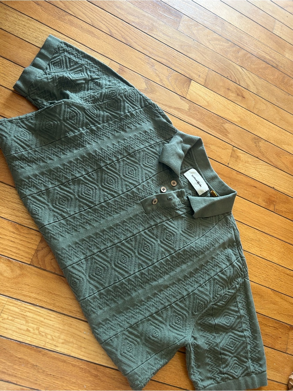 Men’s large critical slide shirt